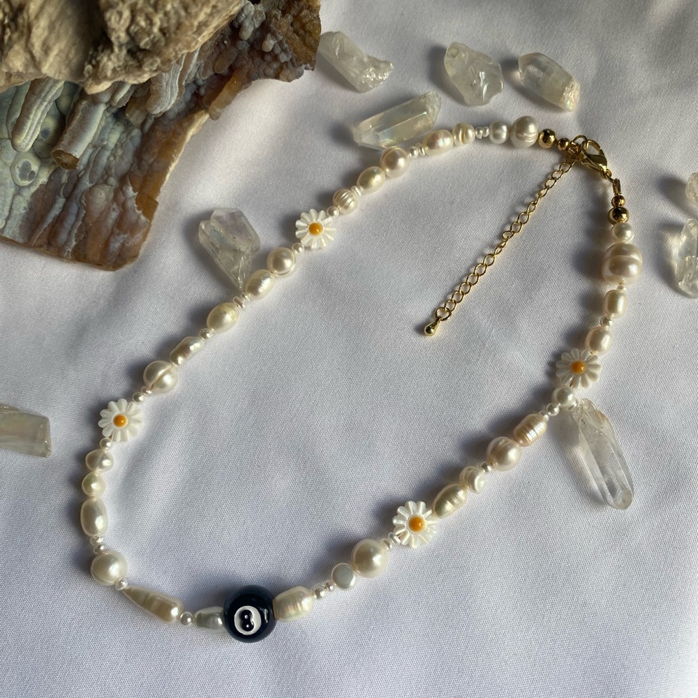 Pearl choker necklace